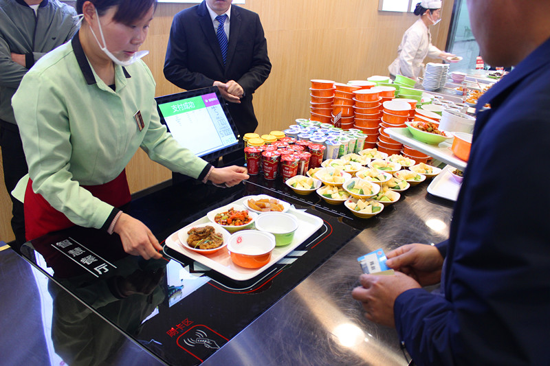 政府智慧餐廳運營現(xiàn)場.jpg 政府智慧餐廳運營現(xiàn)場.jpg